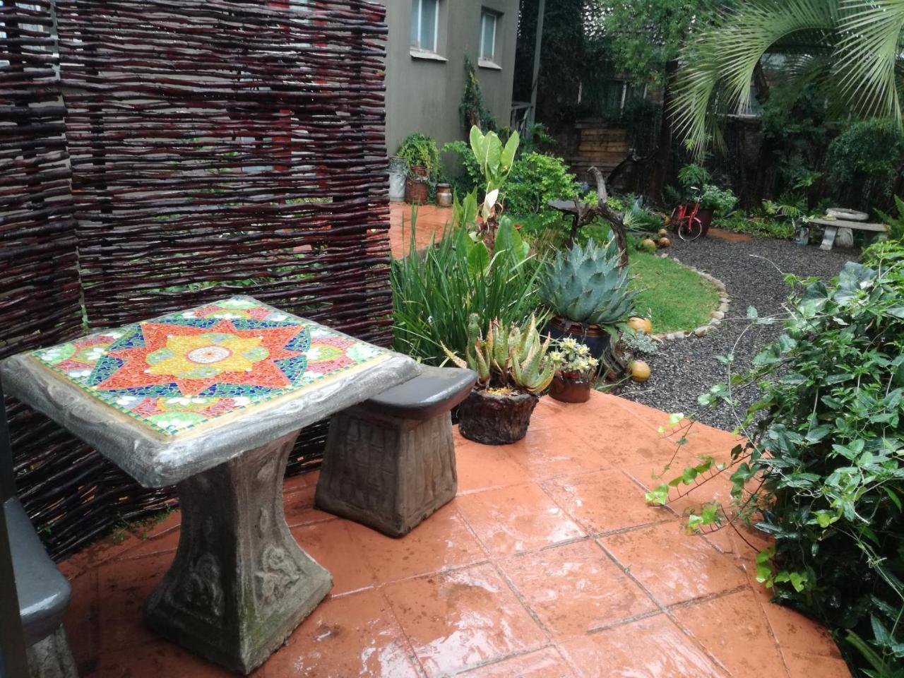 Adam'S Eden Guest House Pretoria-Noord Dış mekan fotoğraf